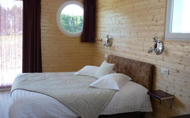 Hôtel Les Voisins Beaucemaine