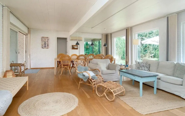 8 Person Holiday Home in Asnaes