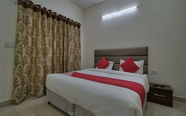 Hotel Lake View by OYO Rooms