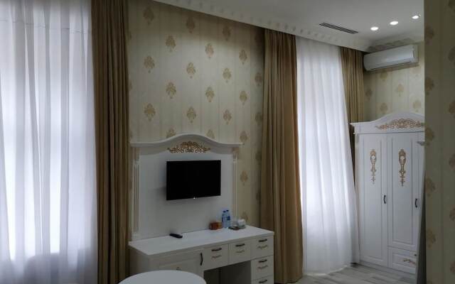 White Boutique Baku Hotel