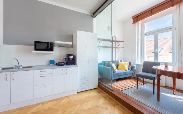 Modern apartment few steps from centre