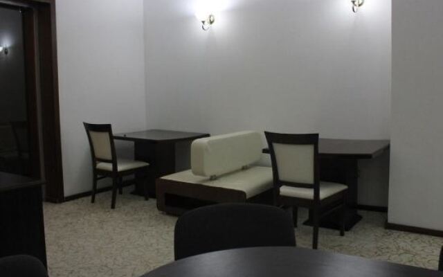 Hotel Empire
