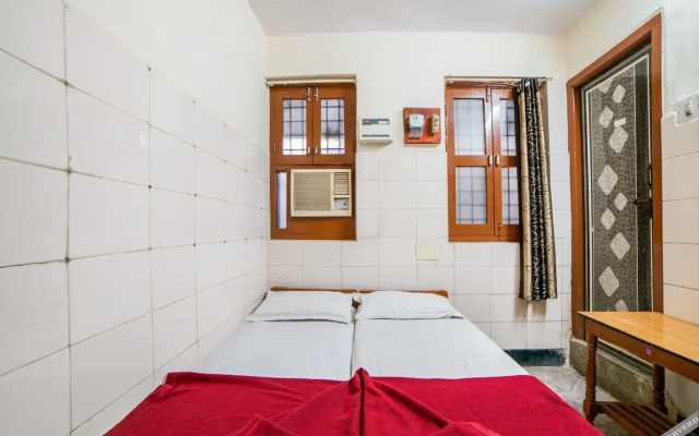 Sree Radha Lodge by OYO Rooms