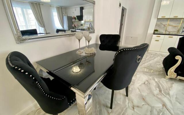 Luxury Apartament & Parking