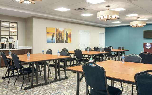 Hampton Inn and Suites Pine Bluff