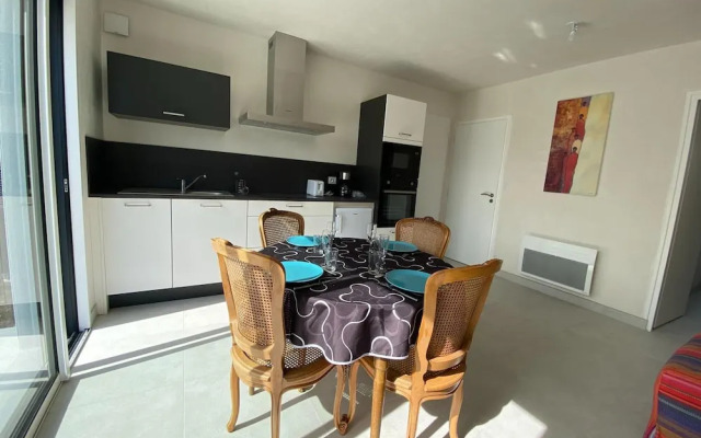 Charming Independent Apartment in Belz