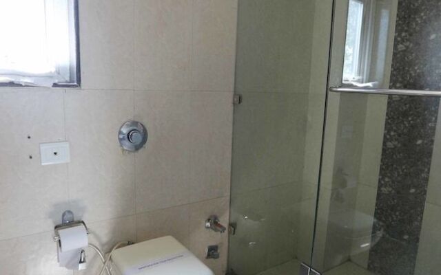 OYO 411 Hotel Relaxinn