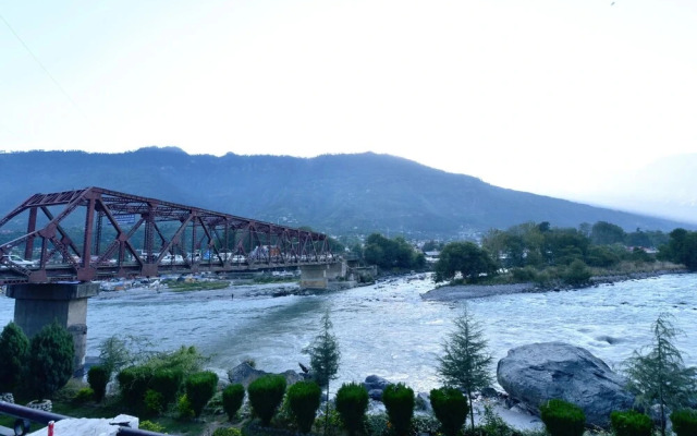 Hotel Silver Face by OYO Rooms