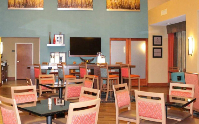 Hampton Inn & Suites Greeley