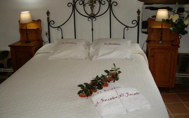 Modern Farmhouse in Valencia de Alcántara With Pool