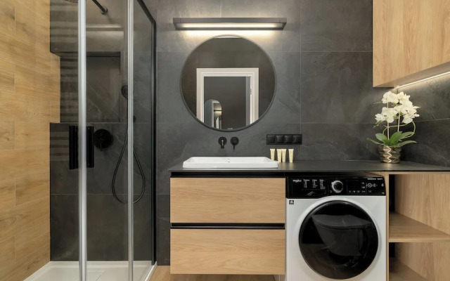 Modern Apartment With Parking by Renters
