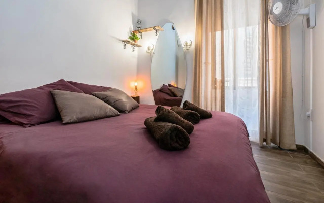 Kharmen A 1565s House with Seaviews