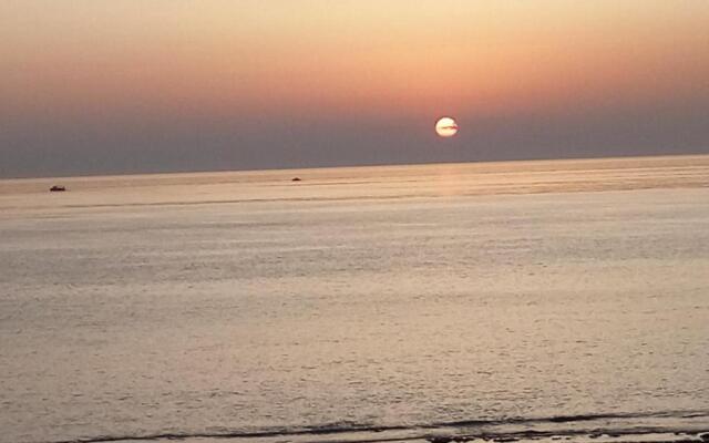 Sunrise Beauty by Zavolas Family - Limni Z2