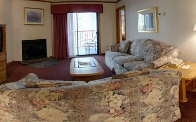 Zoders Inn and Suites