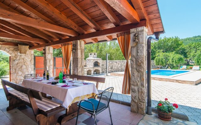 Stone House with Private Pool And Garden in Quiet Place
