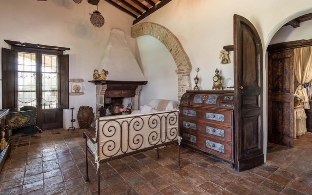 Rose Tower 6 2 in Rome