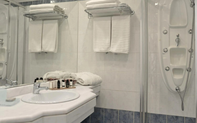 Athens Atrium Hotel and Suites