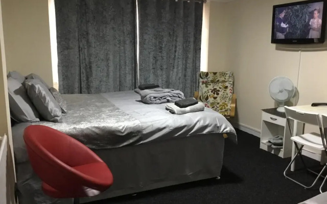 Broadstone House near Glasgow Airport