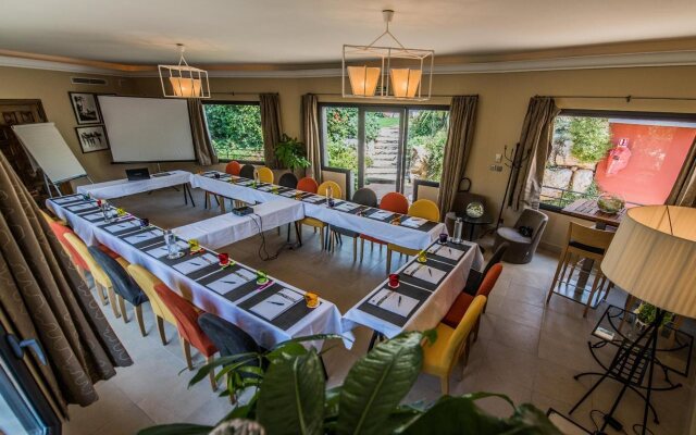 Hotel Spa & Restaurant Cantemerle