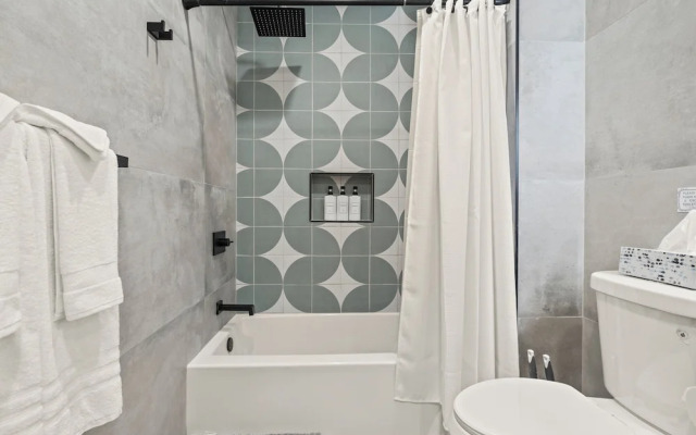 Family Oasis with 3BR, Games, WIFI & BBQ