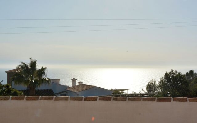 Spacious Villa With Private Swimming Pool in Ambolo