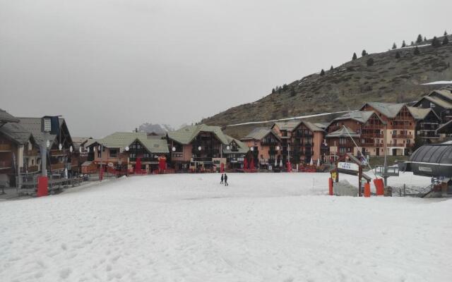 Appartement Valmeinier 1800 pied des pistes