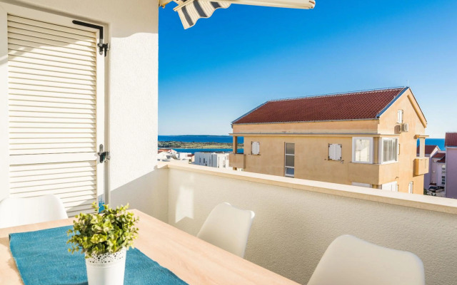 Mint, lovely apartment for 8