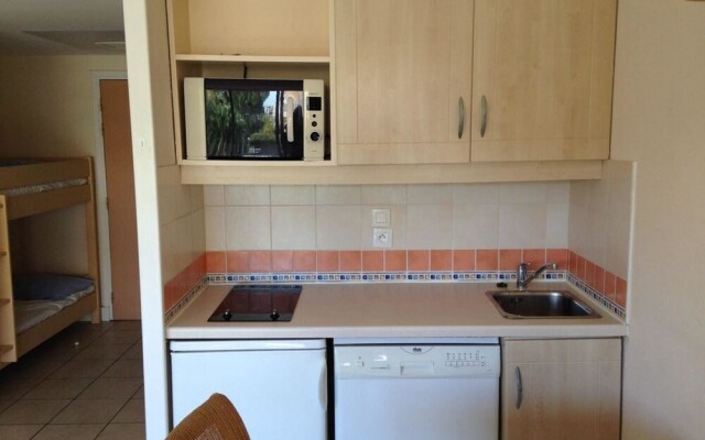 Studio in Saint-laurent-du-var, With Pool Access, Enclosed Garden and