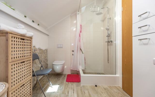 Amazing home in Ploce w/ WiFi and 3 Bedrooms