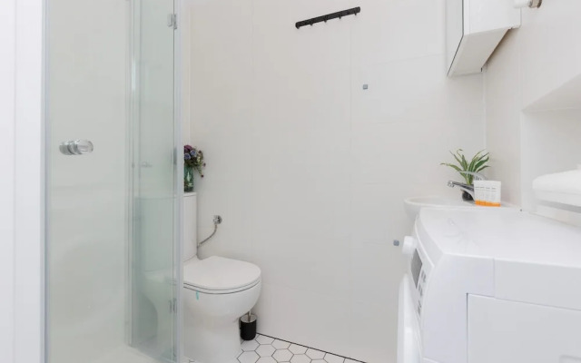 Aleja Wyzwolenia Studio by Renters