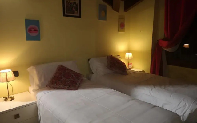 Bnbook - Train Station Loft