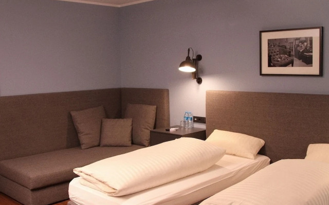 Hotel Henry