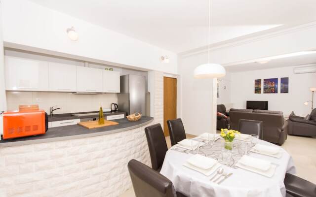 House Ruzmarin