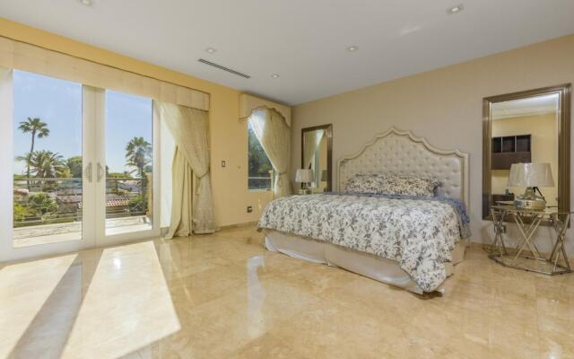 Glamorous Luxury Villa Pool Jacuzzi Sea View