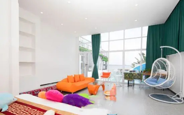 Banhai Youke Surfing Design Homestay (Wuzhizhou Houhai Branch)