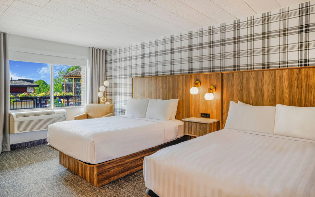 Travelodge by Wyndham Niagara Falls at the Falls