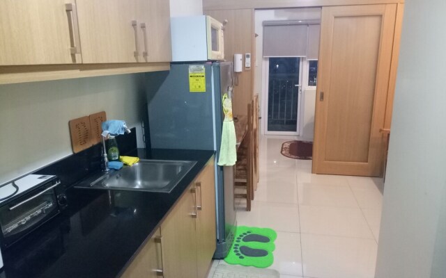 Jona's Place at Shell Residences