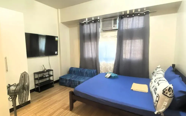 Holland Park Condominium