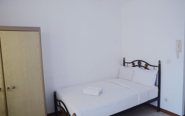 Strategic Studio Maple Park Apartment Near Kemayoran and Sunter