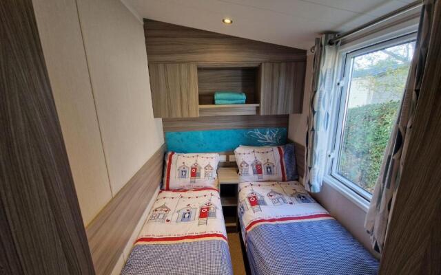 Seaside 8-person Caravan at Rockley Park
