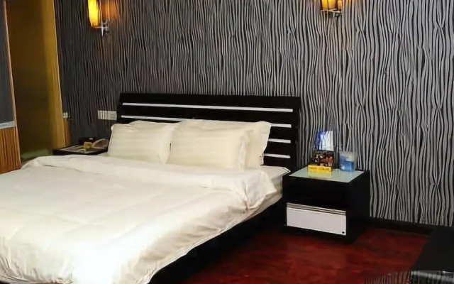 Yijia Holiday Hotel (Guangzhou Huadu Plaza subway station store)