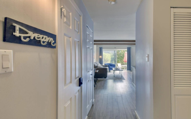 Elegant Apartment - View on Lake Tremblant & Mountain