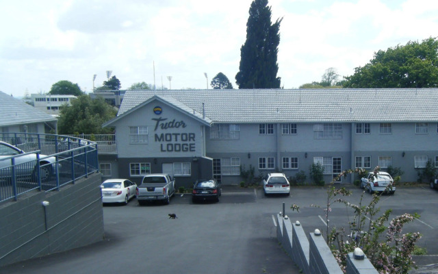 Tudor Motor Lodge