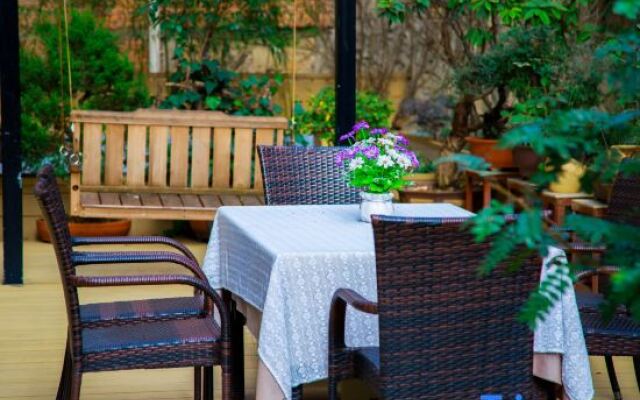 Huigan Yonghong Hotel