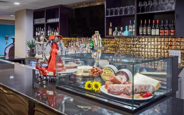 Hotel Indigo San Antonio Riverwalk by IHG