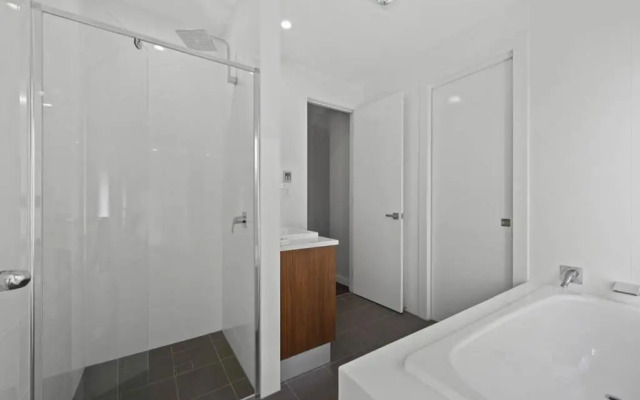 Meander ~ Dreamy Abode with Unrivaled Views