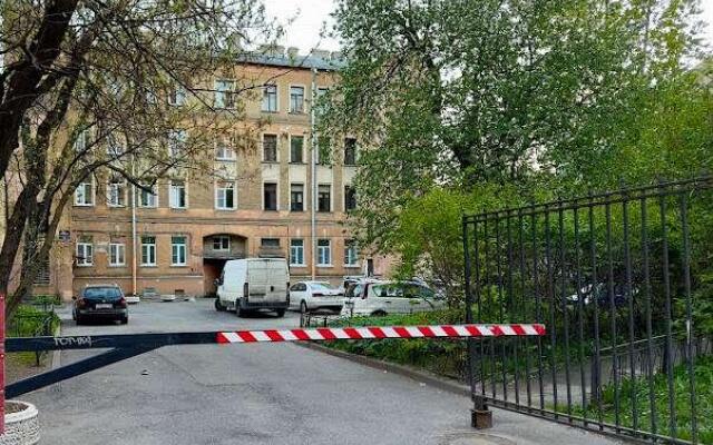 Апартаменты на 9-ой линии Васильевского острова 64/25