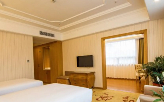 Vienna International Hotel (Mount Wuyi Impression Dahongpao)