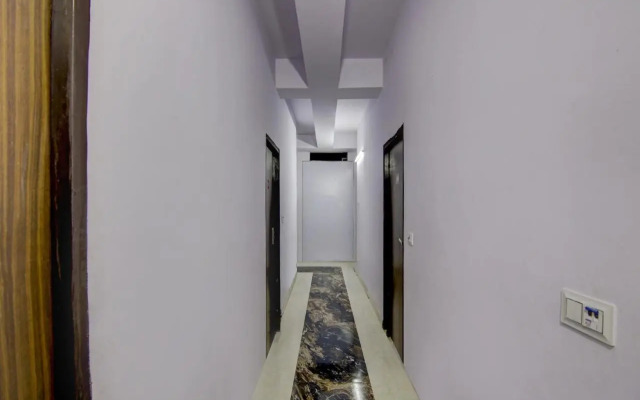 OYO Flagship 80478C Yadav Residency