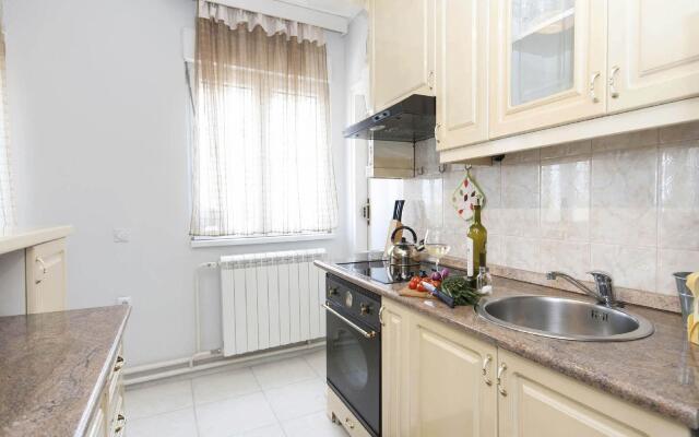 One Bedroom Apartment Hip & Spacious